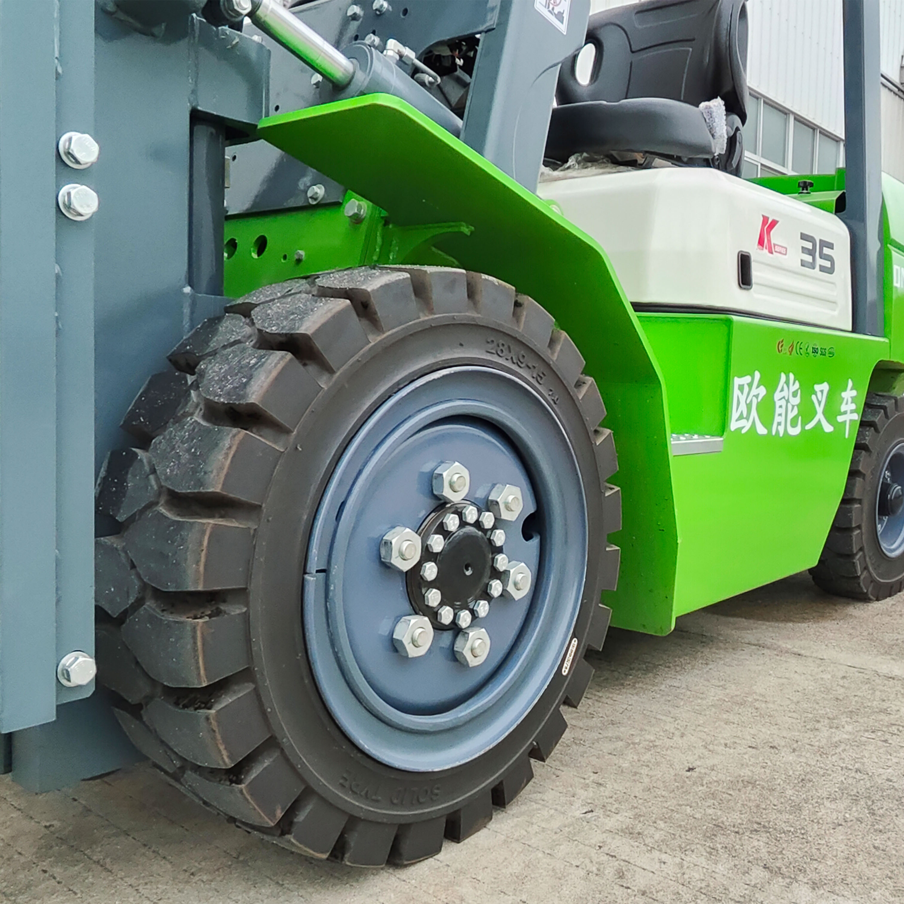 compact electric forklift