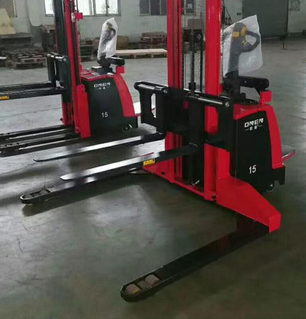 Electric pallet truck