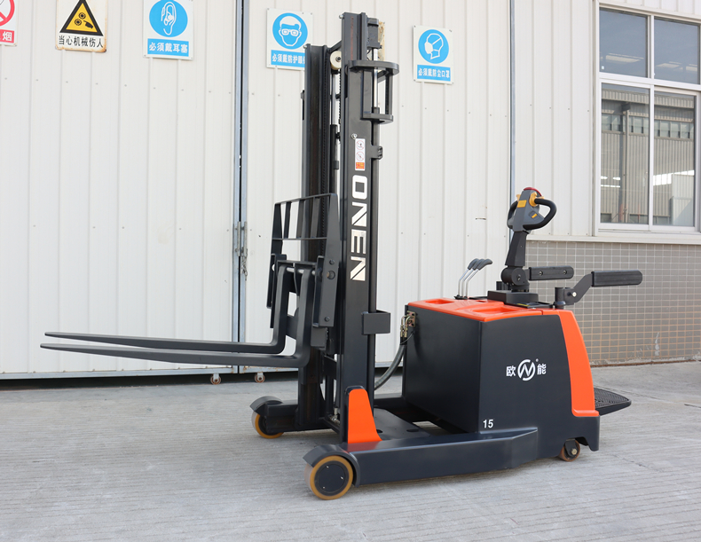 stand on electric reach forklift truck