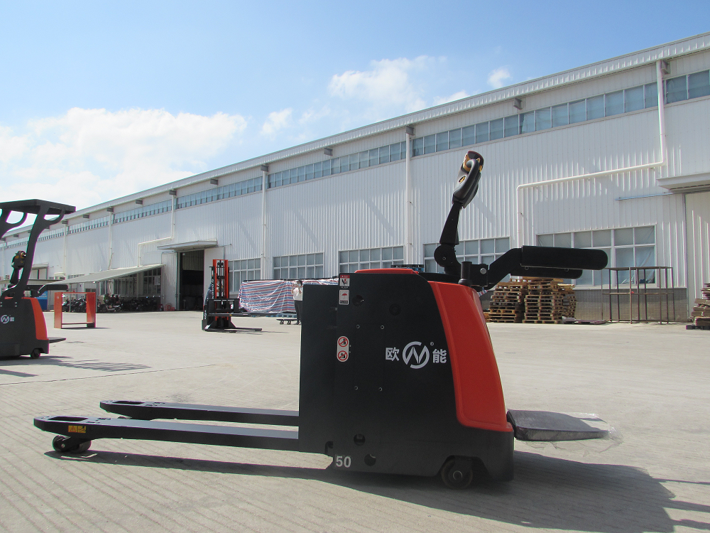 Can Electric Pallet Trucks Revolutionize Your Green Logistics Strategy?