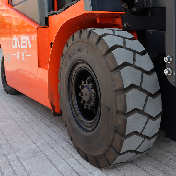 Tire Maintenance of Forklift