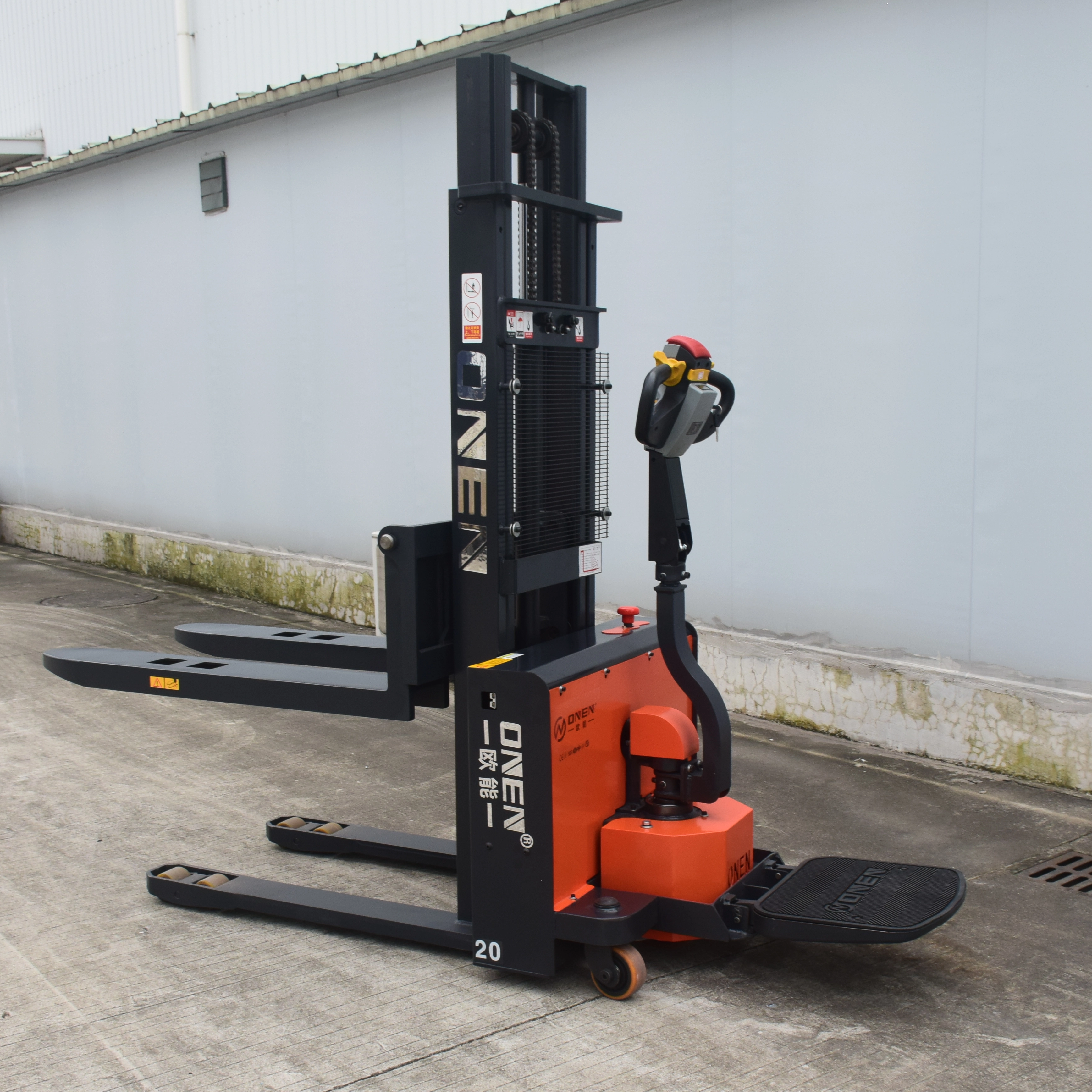 Counterbalanced Pallet Stacker