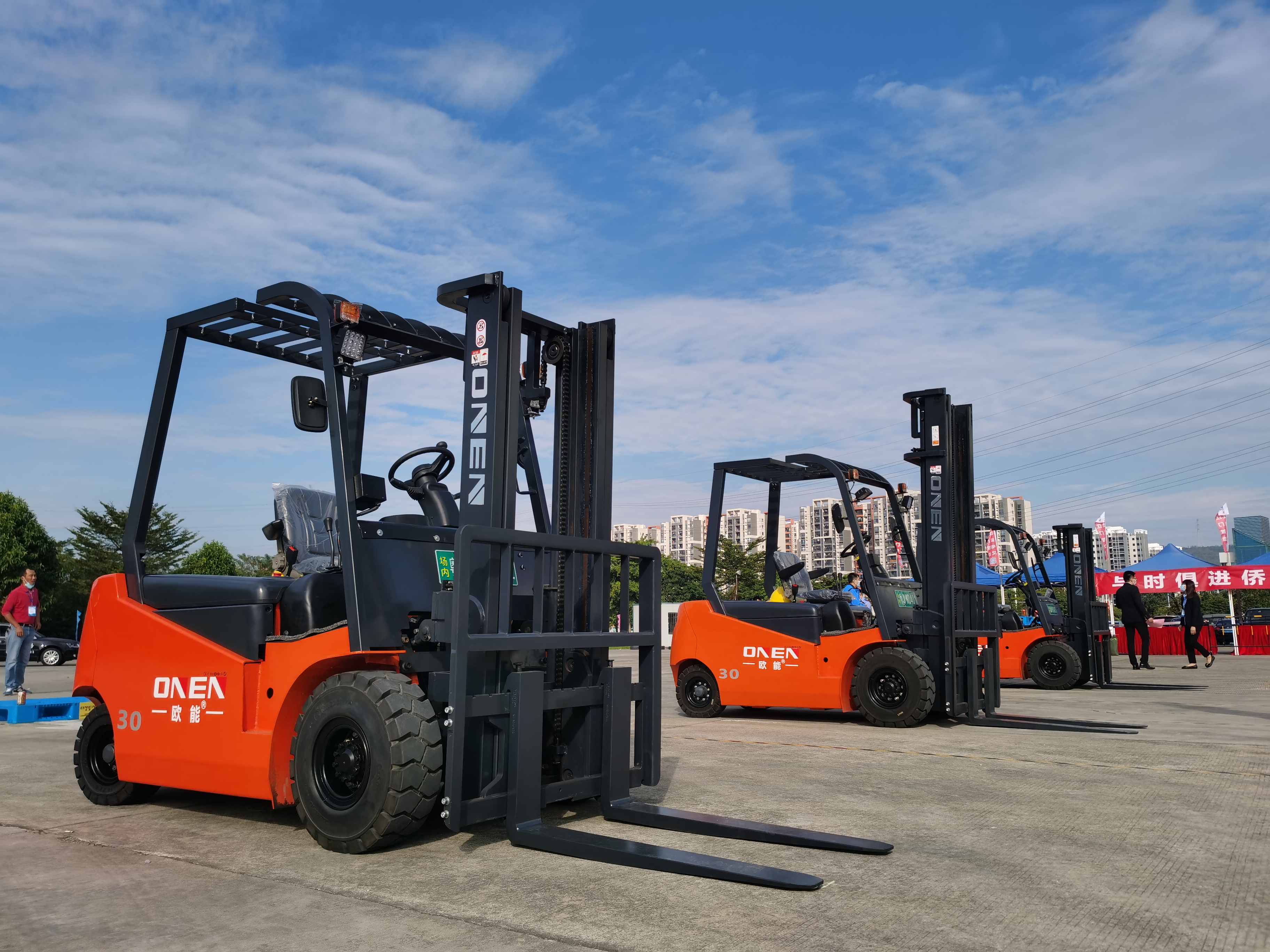 Transforming Efficiency: Checking Out the Globe of Wheel Loaders for Sale-- Electric and Compact Options Near You