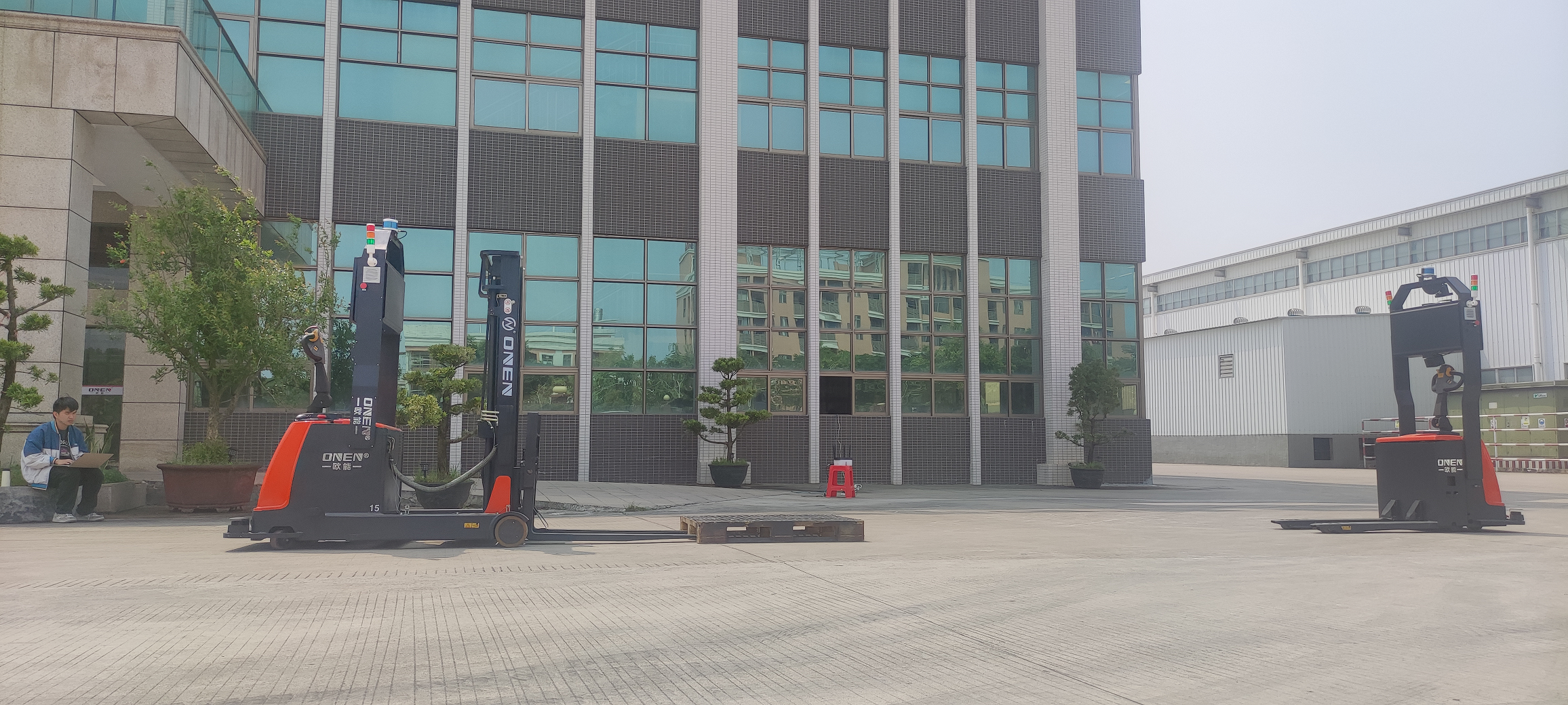 AGV Forklift Navigation: How to Achieve Precise Positioning