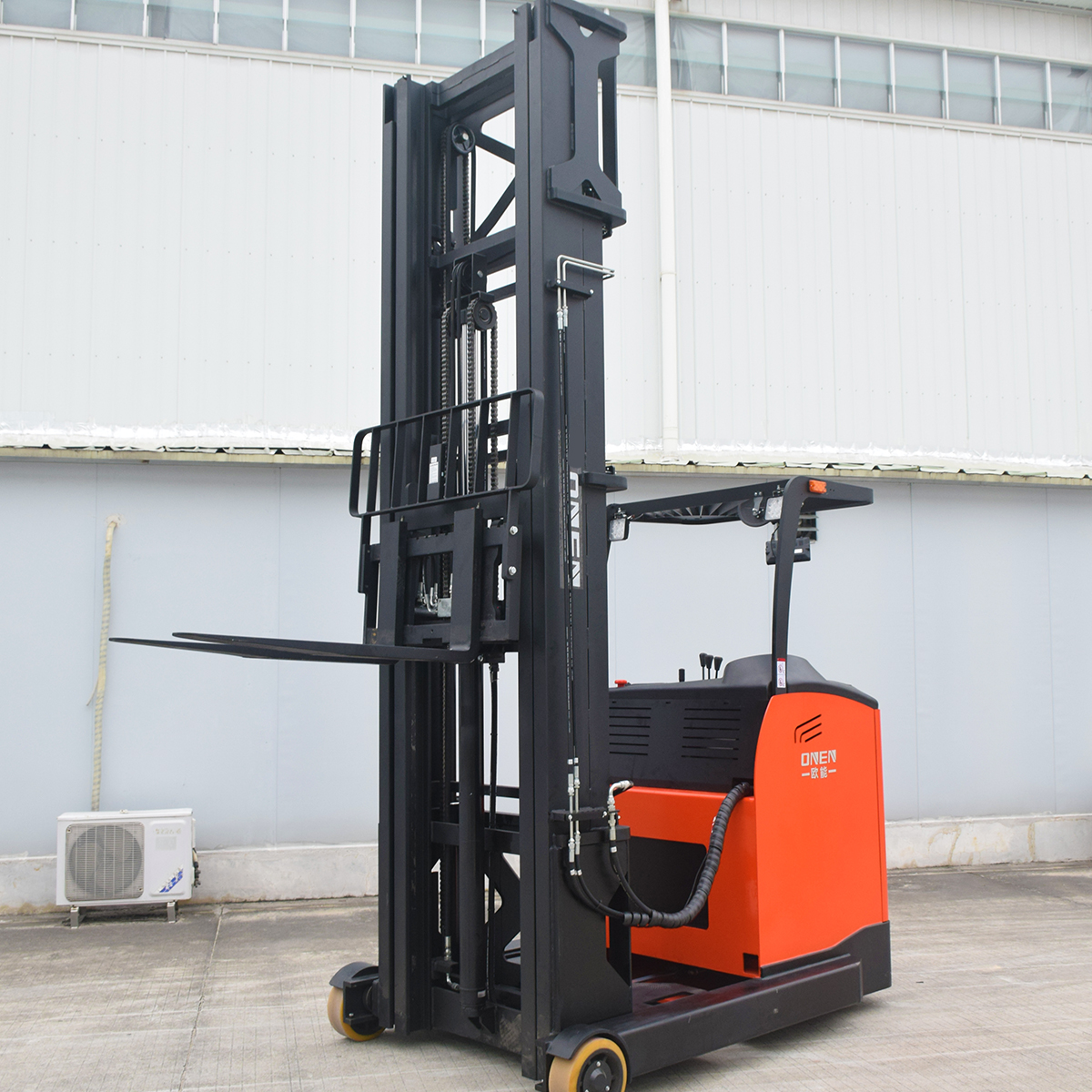 warehouse stacking forklift