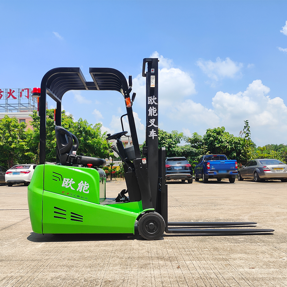 forklift dealer